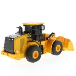 Diecast Masters 1:35 Caterpillar 950M Wheel Loader (requires Batteries) -Radio Control & Model Shop 23003 5