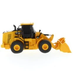 Diecast Masters 1:35 Caterpillar 950M Wheel Loader (requires Batteries) -Radio Control & Model Shop 23003 6