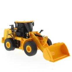Diecast Masters 1:35 Caterpillar 950M Wheel Loader (requires Batteries) -Radio Control & Model Shop 23003 7