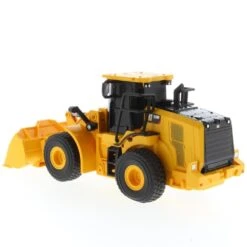 Diecast Masters 1:35 Caterpillar 950M Wheel Loader (requires Batteries) -Radio Control & Model Shop 23003 8