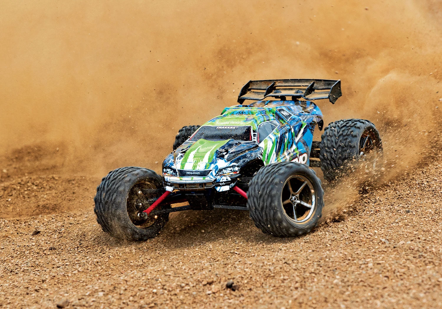Traxxas 1/16 E-Revo, 4WD, RTR (Includes Battery & Charger): Green 10 Traxxas 1/16 E-Revo, 4WD, RTR (Includes Battery & Charger): Green - Image 8