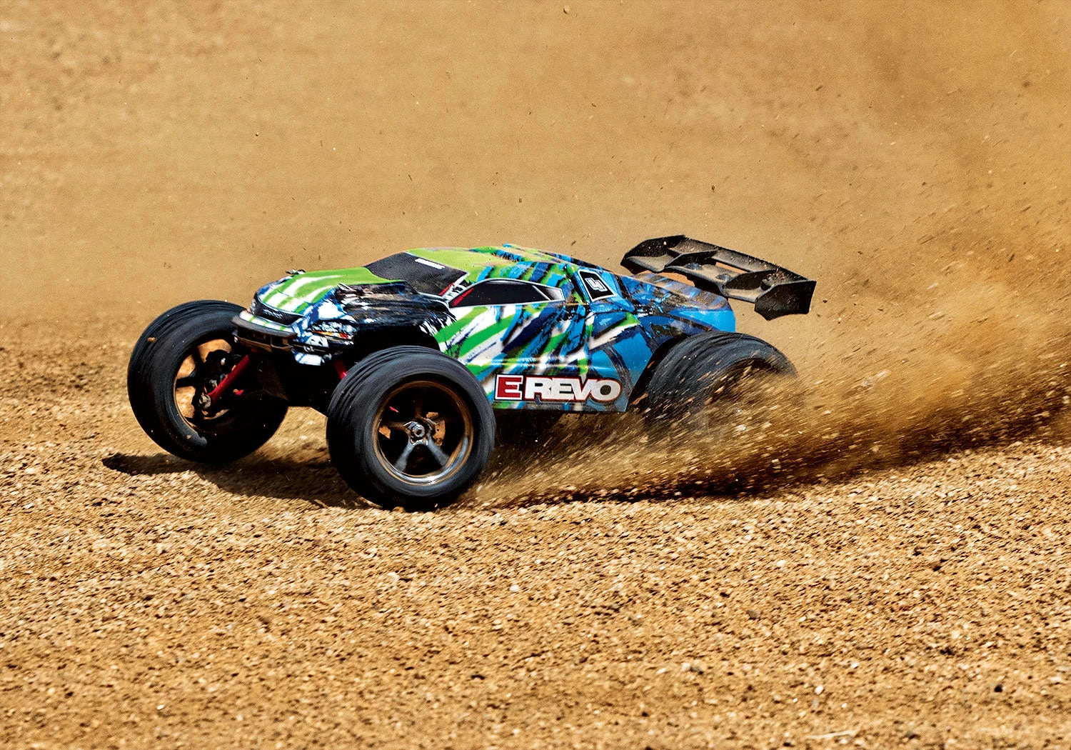 Traxxas 1/16 E-Revo, 4WD, RTR (Includes Battery & Charger): Green 11 Traxxas 1/16 E-Revo, 4WD, RTR (Includes Battery & Charger): Green - Image 9