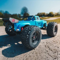 Arrma 1/8 Notorious 6S, 4WD, BLX (Requires Battery & Charger): Blue -Radio Control & Model Shop ARA106044T2 12 lg