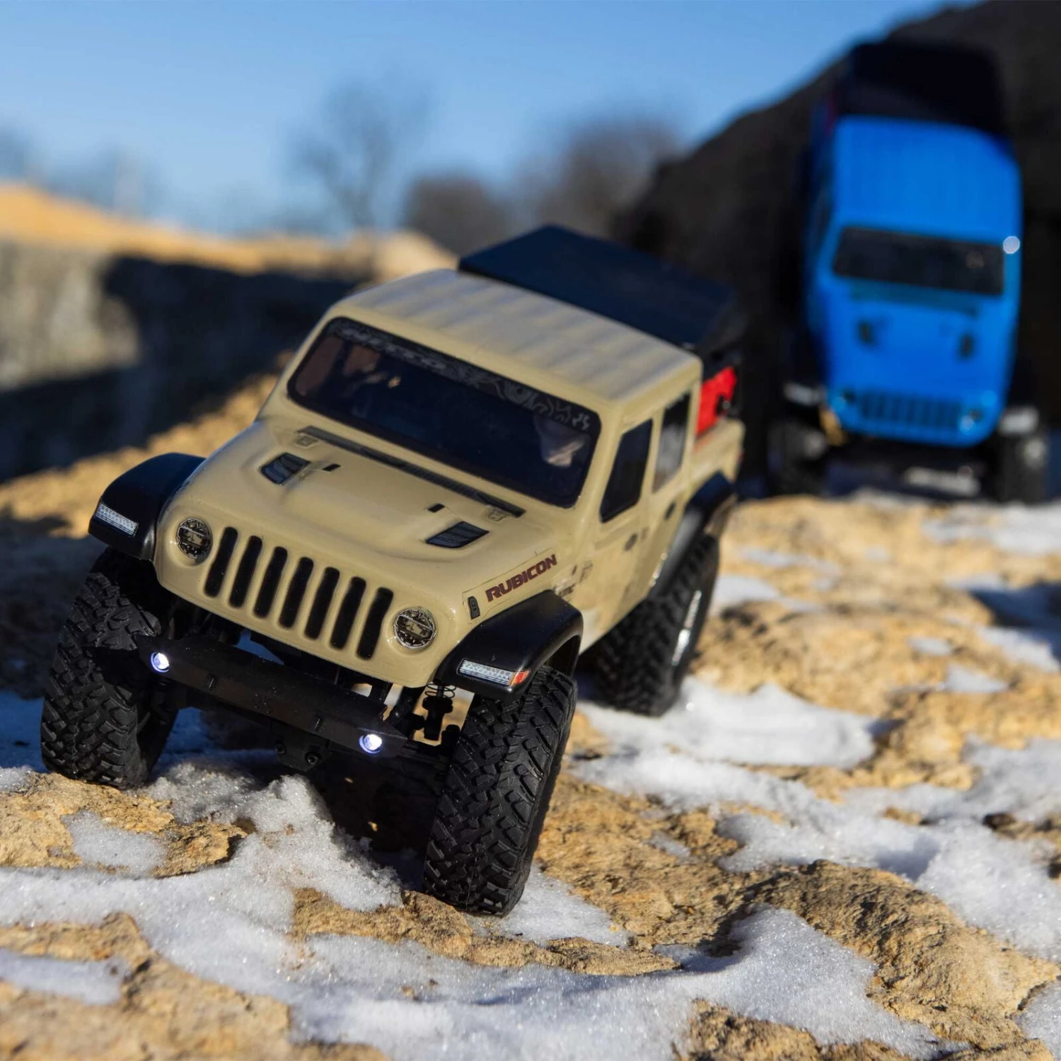 Axial 1/24 SCX24 Jeep Gladiator, 4WD, RTR (Includes Batttery & Charger): Beige 6 Axial 1/24 SCX24 Jeep Gladiator, 4WD, RTR (Includes Batttery & Charger): Beige - Image 4