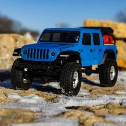 Axial 1/24 SCX24 Jeep Gladiator, 4WD, RTR (Includes Batttery & Charger): Blue -Radio Control & Model Shop AXI00005T2 Blu 3