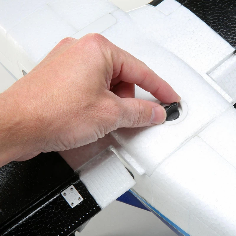 E-Flite Twin Otter 1.2m BNF Basic With AS3X And SAFE, Includes Floats 9 E-Flite Twin Otter 1.2m BNF Basic With AS3X And SAFE, Includes Floats - Image 7